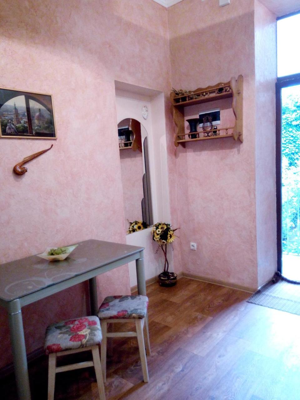 Apartament Flat On Sheptytskykh Lwów Zewnętrze zdjęcie