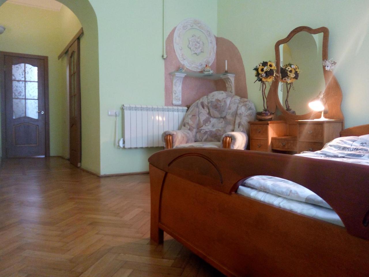 Apartament Flat On Sheptytskykh Lwów Zewnętrze zdjęcie